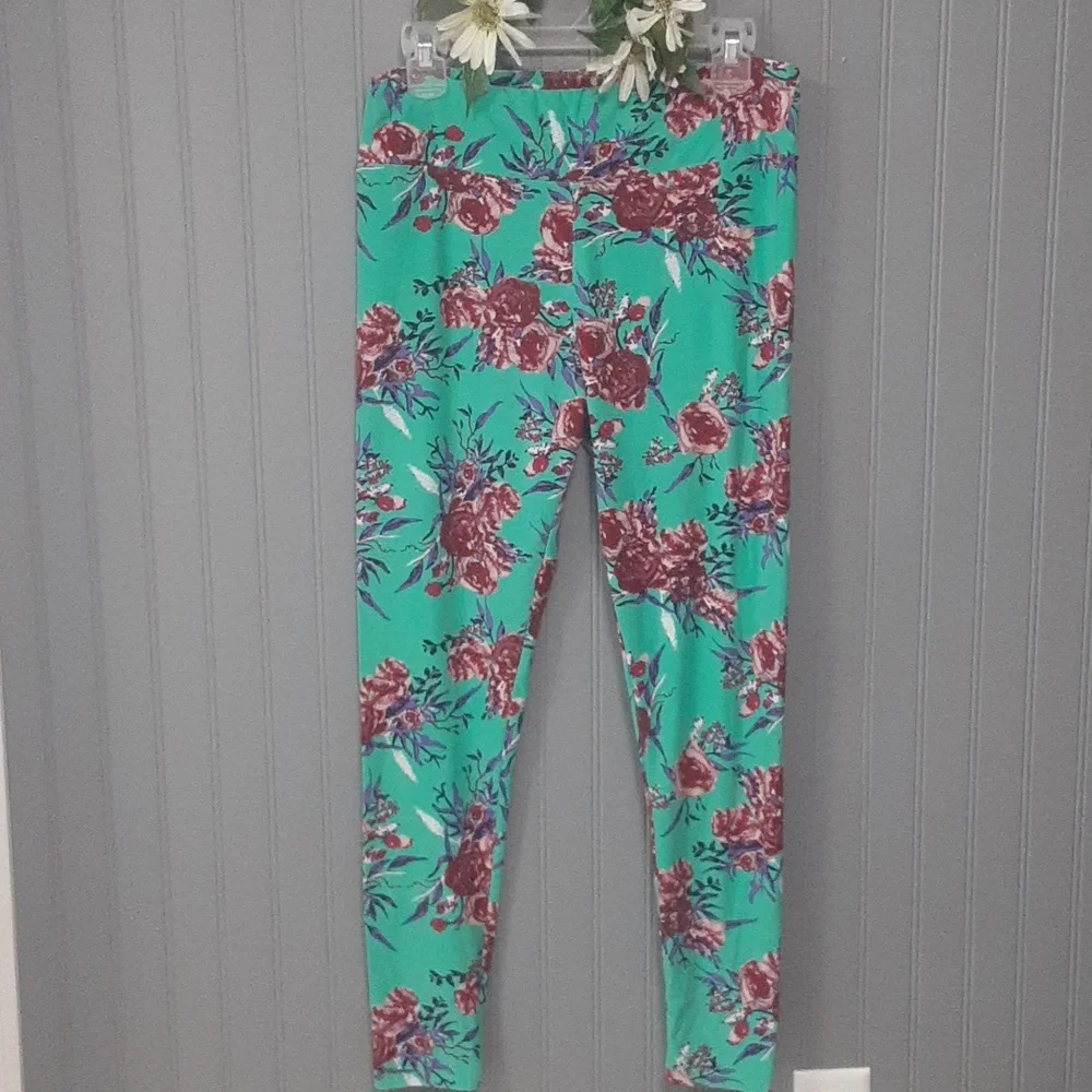 LuLaRoe Tall & Curvy flower leggings - Picture 2 of 9